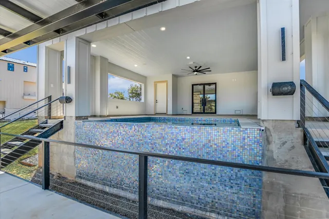 $2,700,000 | 420 Lake Street, Kingsland, TX 78639