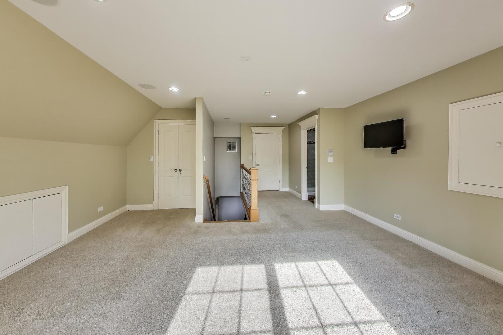 621 North County Line Road Hinsdale, IL 60521 - Photo 46 of 59