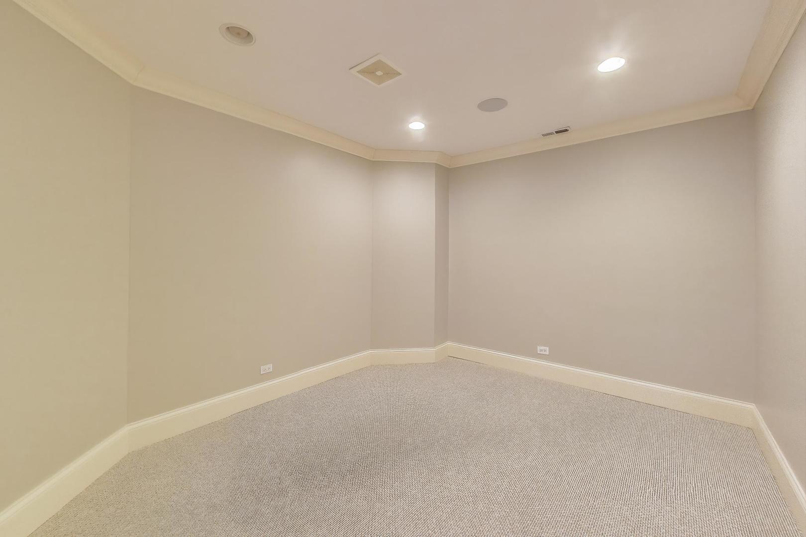 621 North County Line Road Hinsdale, IL 60521 - Photo 52 of 59 a view of empty room
