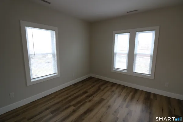 $2,600 | 6 Mary Street, Shelton, CT 06484