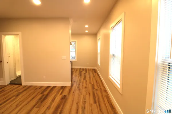 $2,600 | 6 Mary Street, Shelton, CT 06484