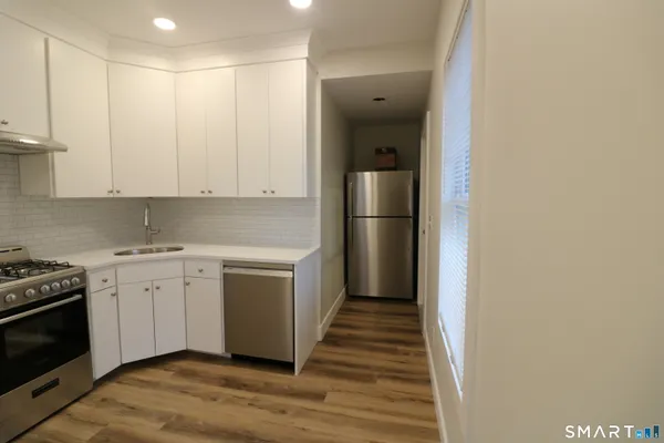 $2,600 | 6 Mary Street, Shelton, CT 06484