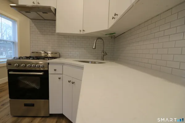 $2,600 | 6 Mary Street, Shelton, CT 06484