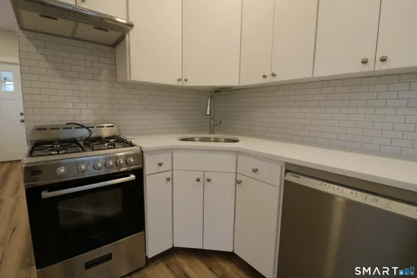 $2,600 | 6 Mary Street, Shelton, CT 06484