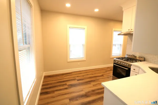 $2,600 | 6 Mary Street, Shelton, CT 06484