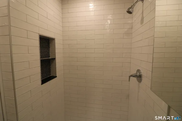 $2,600 | 6 Mary Street, Shelton, CT 06484