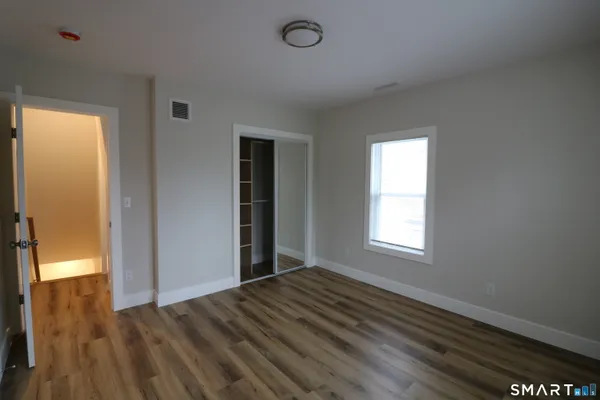 $2,600 | 6 Mary Street, Shelton, CT 06484