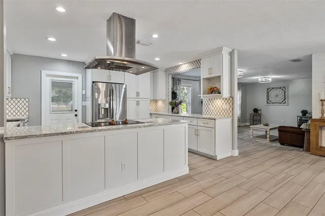 $740,000 | 7811 Pineview Drive, Odessa, FL 33556