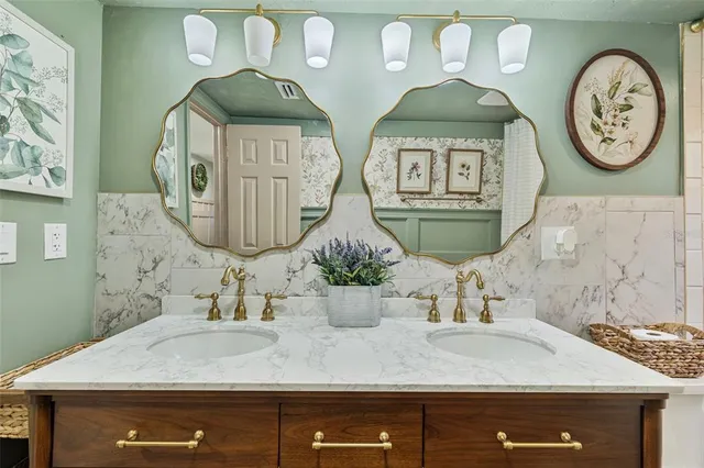 $740,000 | 7811 Pineview Drive, Odessa, FL 33556