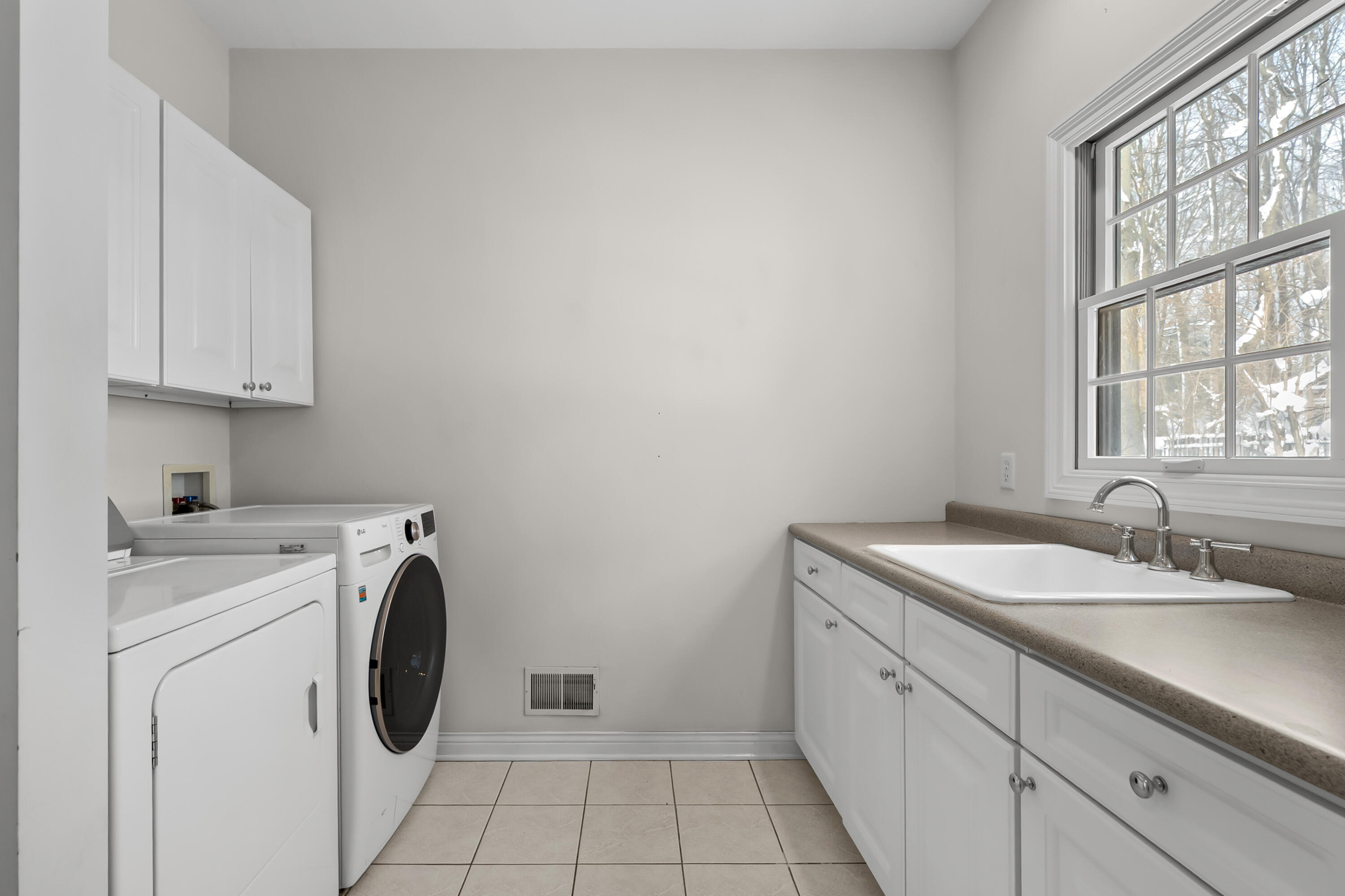 6480 Breezy Point Lane Kalamazoo, MI 49009 - Photo 22 of 54 Breezy Point Ln 6480 Kalamazoo 49009-19