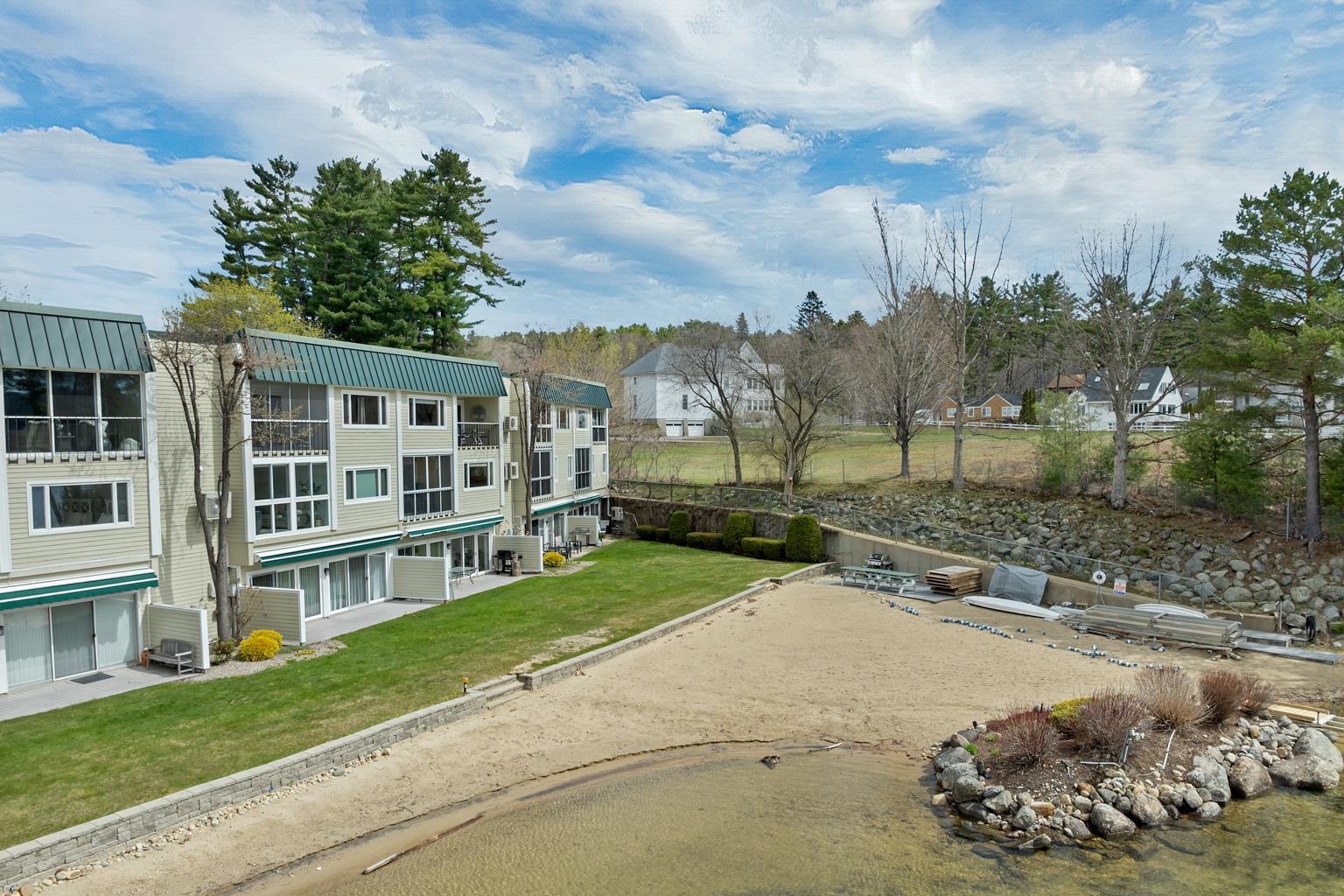 23 Pleasant Street, Unit 11 Meredith, NH 03253 - Photo 8 of 41