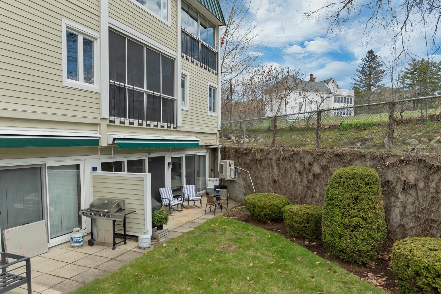 23 Pleasant Street, Unit 11 Meredith, NH 03253 - Photo 9 of 41