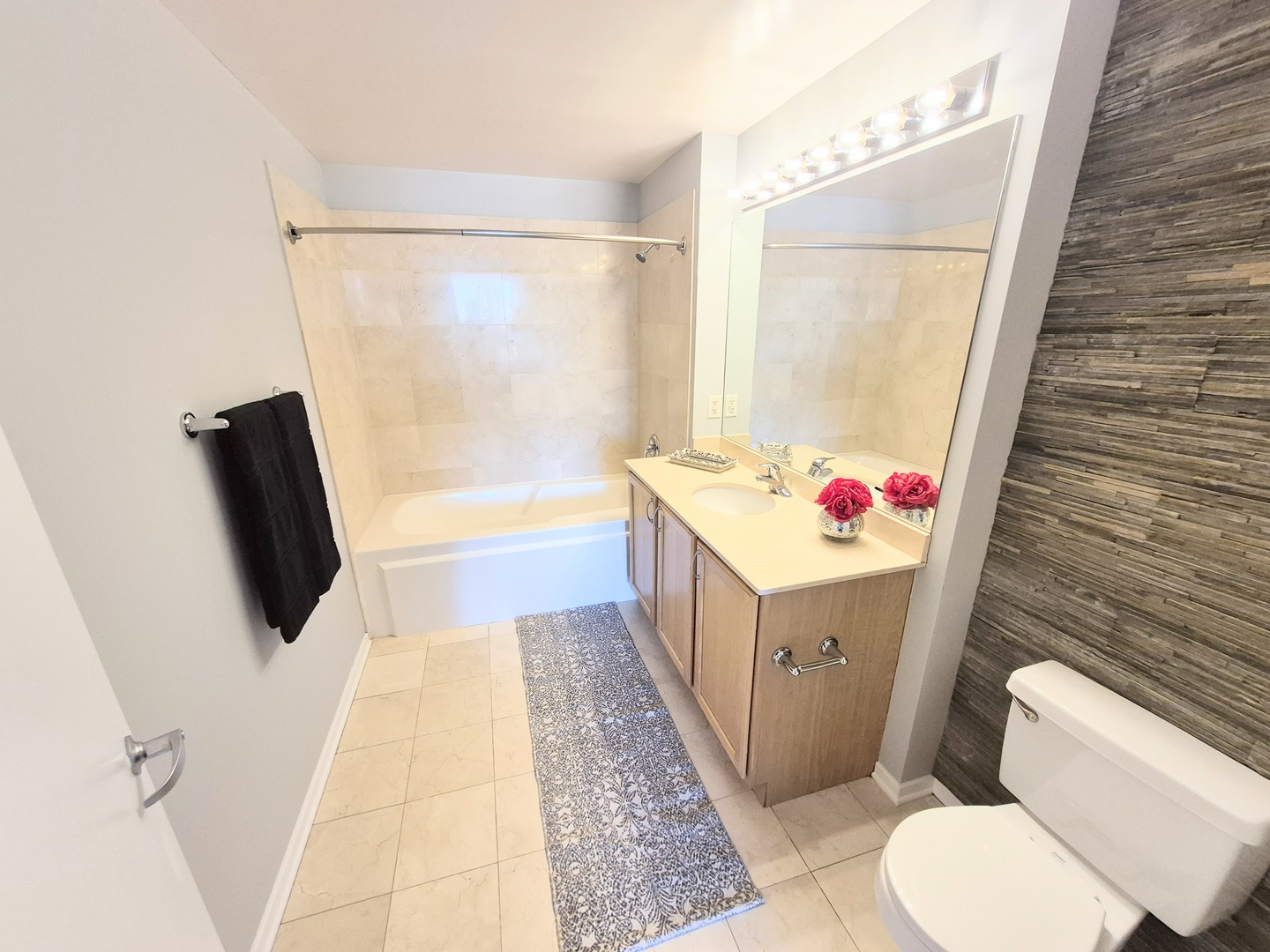 210 South Desplaines Street, Unit 707 Chicago, IL 60661 - Photo 9 of 21