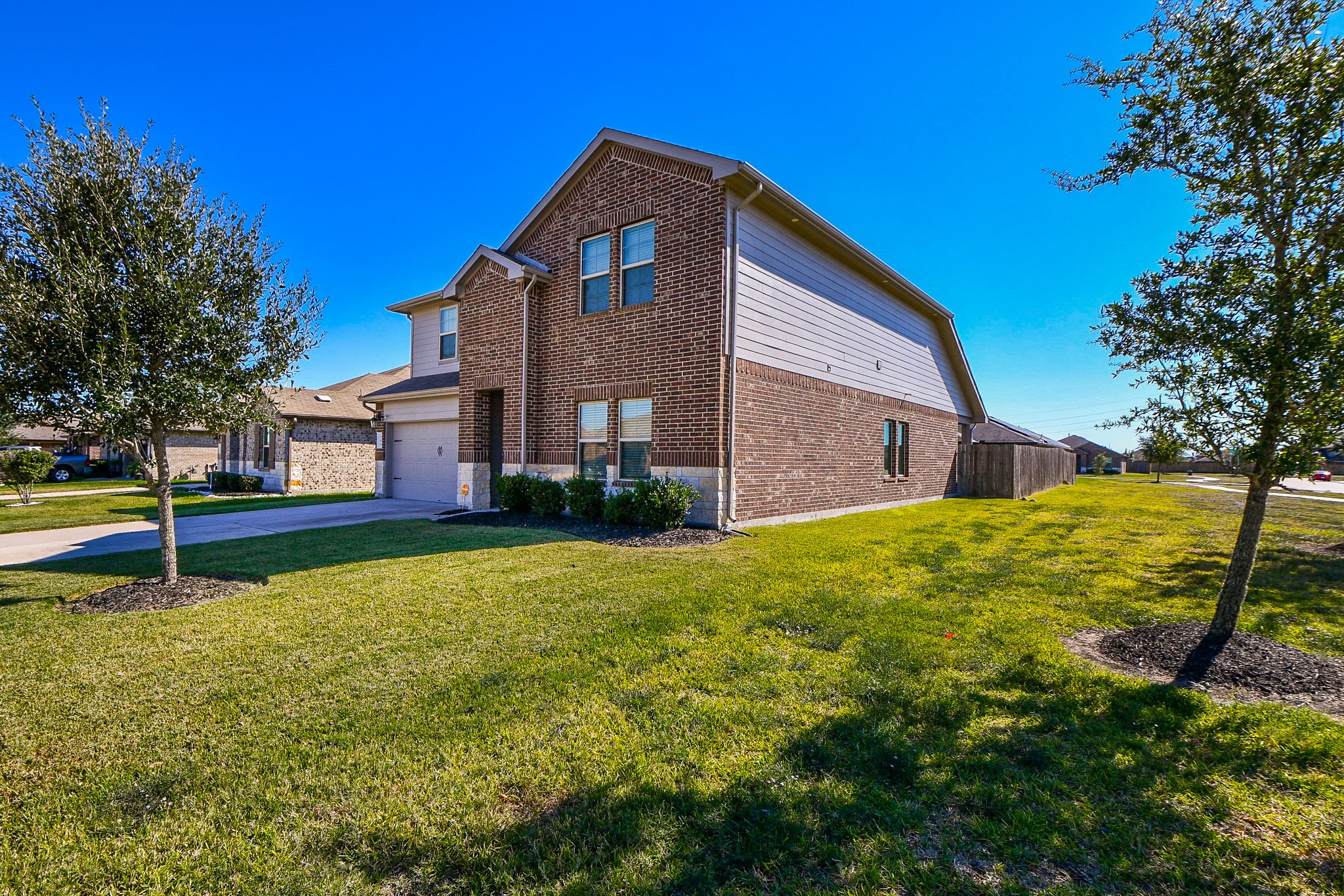 706 Acacia Park Lane Rosharon, TX 77583 - Photo 2 of 21