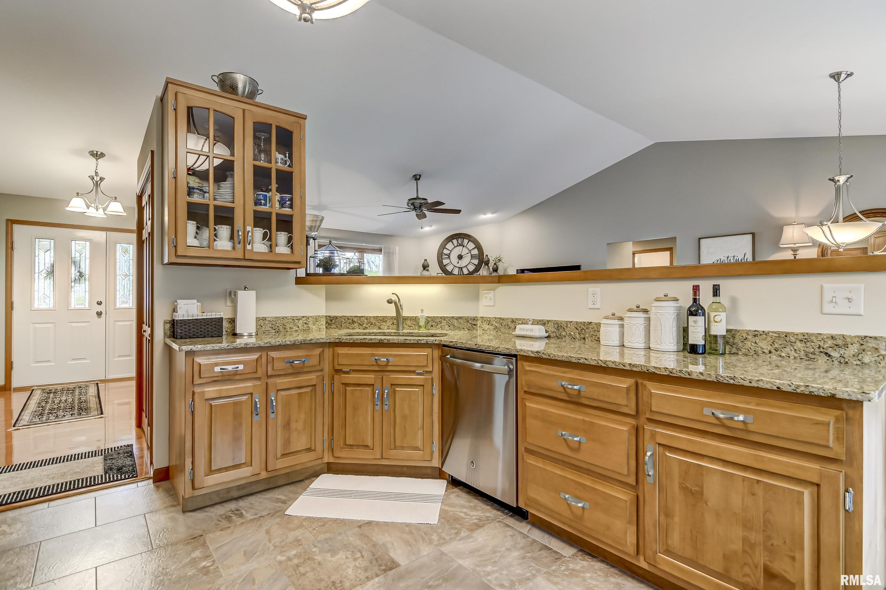 5216 Bunting Road Springfield, IL 62711 - Photo 13 of 38