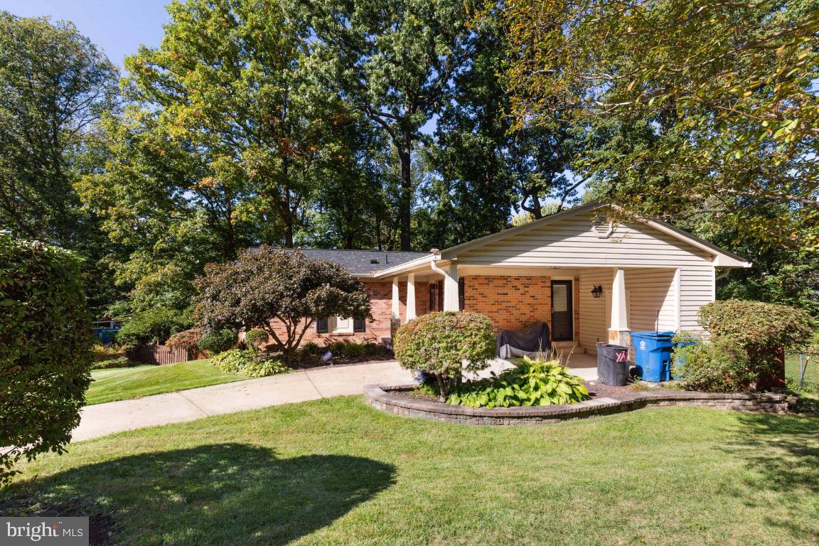 9204 Setter Place Springfield, VA 22153 - Photo 2 of 39 Updated SF home