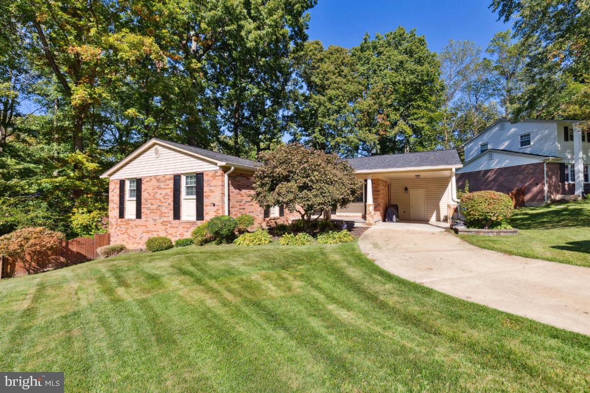 9204 Setter Place Springfield, VA 22153 - Photo 3 of 39 Updated SF home