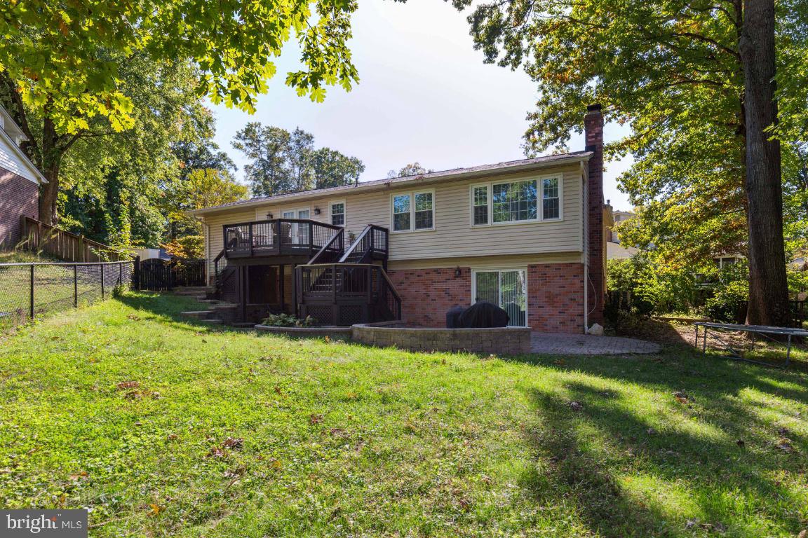 9204 Setter Place Springfield, VA 22153 - Photo 33 of 39 Large rear yard