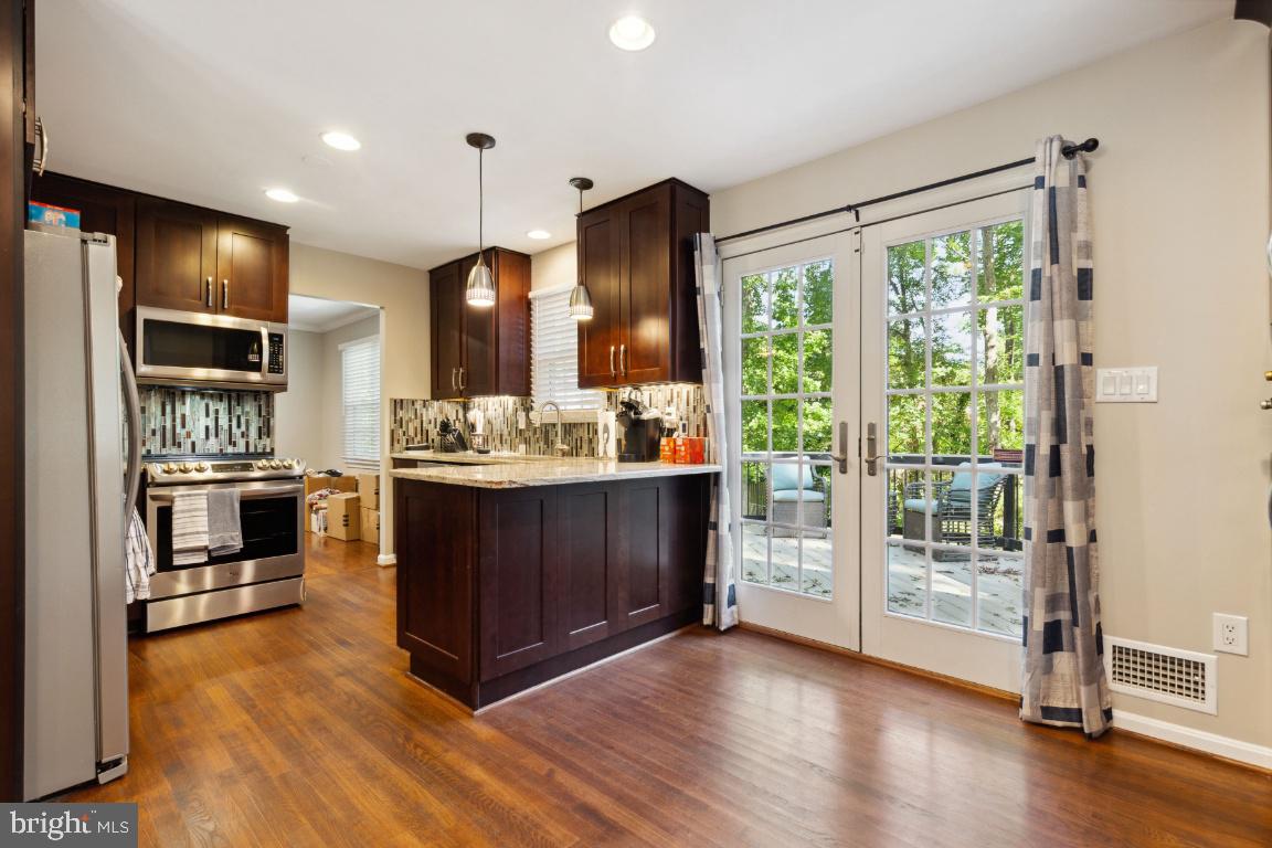9204 Setter Place Springfield, VA 22153 - Photo 6 of 39 Updated kitchen