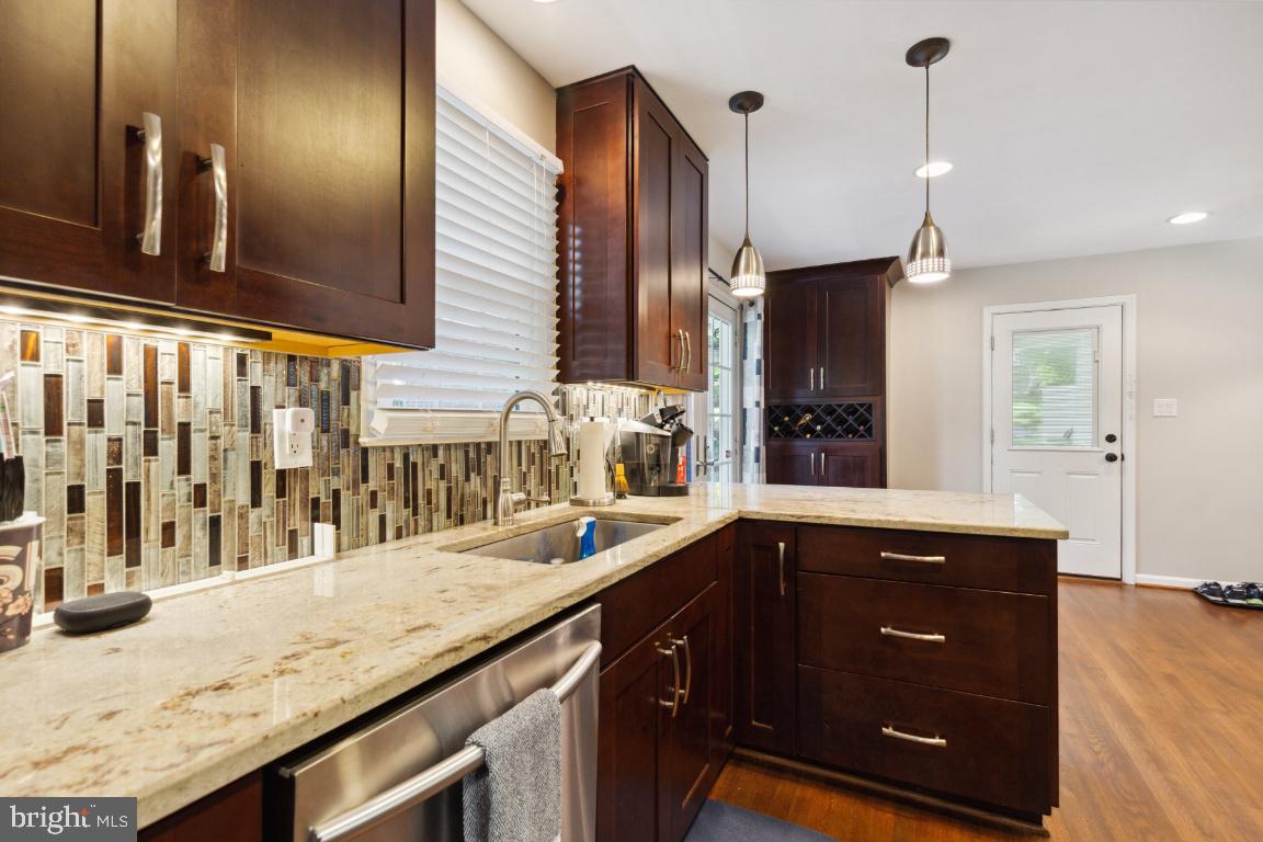 9204 Setter Place Springfield, VA 22153 - Photo 7 of 39 Updated kitchen