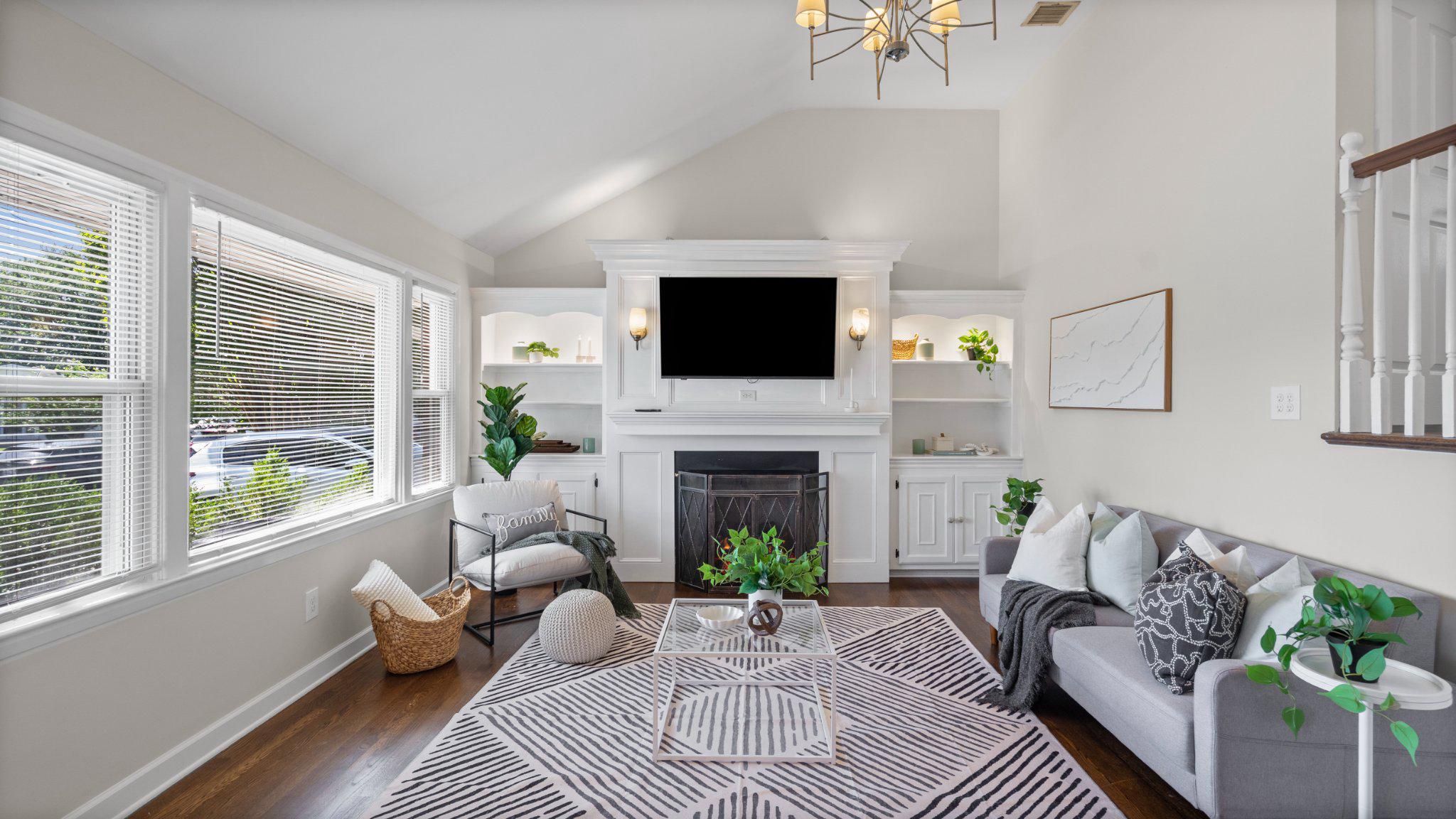 8930 Parlo Road Baltimore, MD 21236 - Photo 5 of 36 Family Room