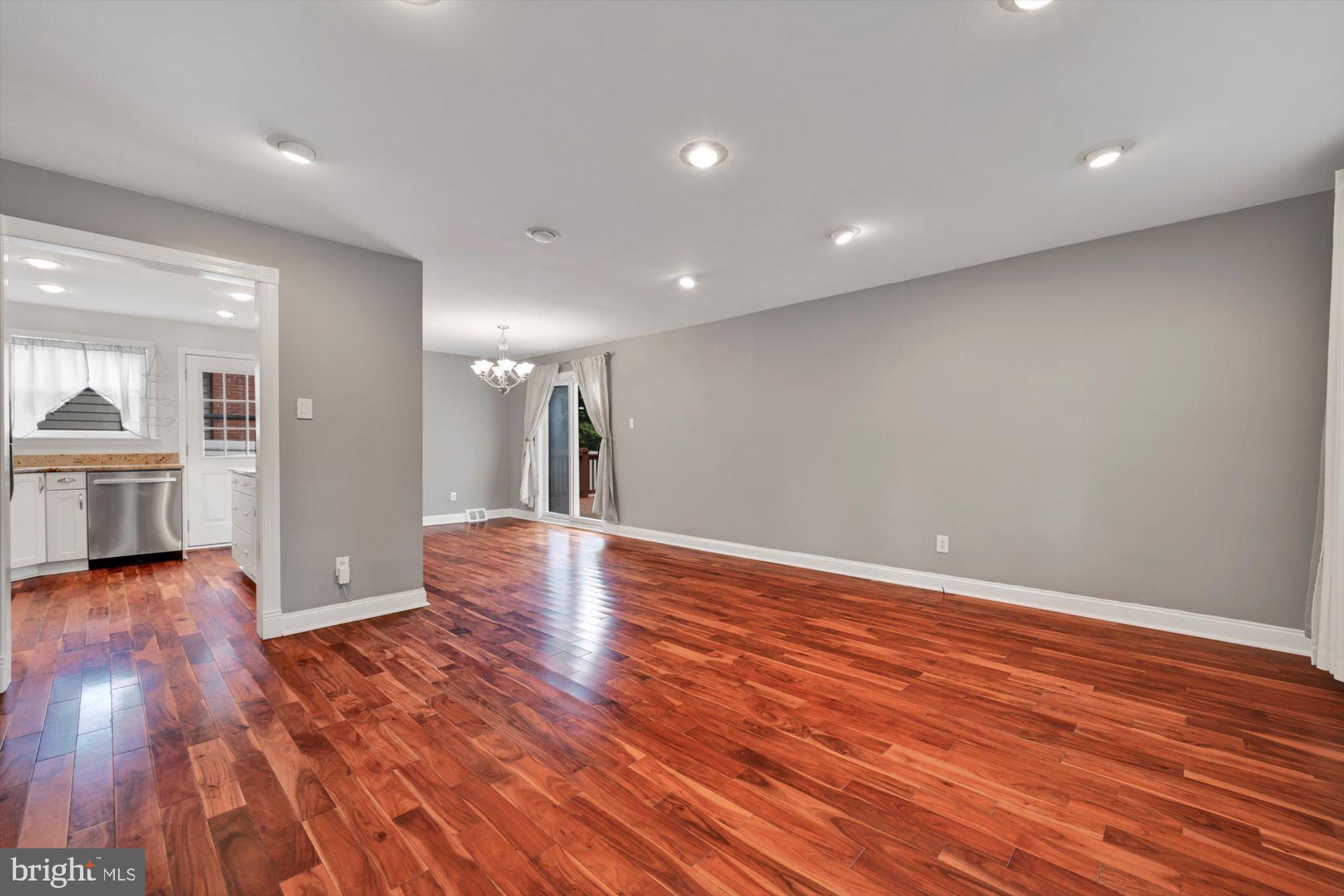 222 Moore Road Wallingford, PA 19086 - Photo 6 of 32