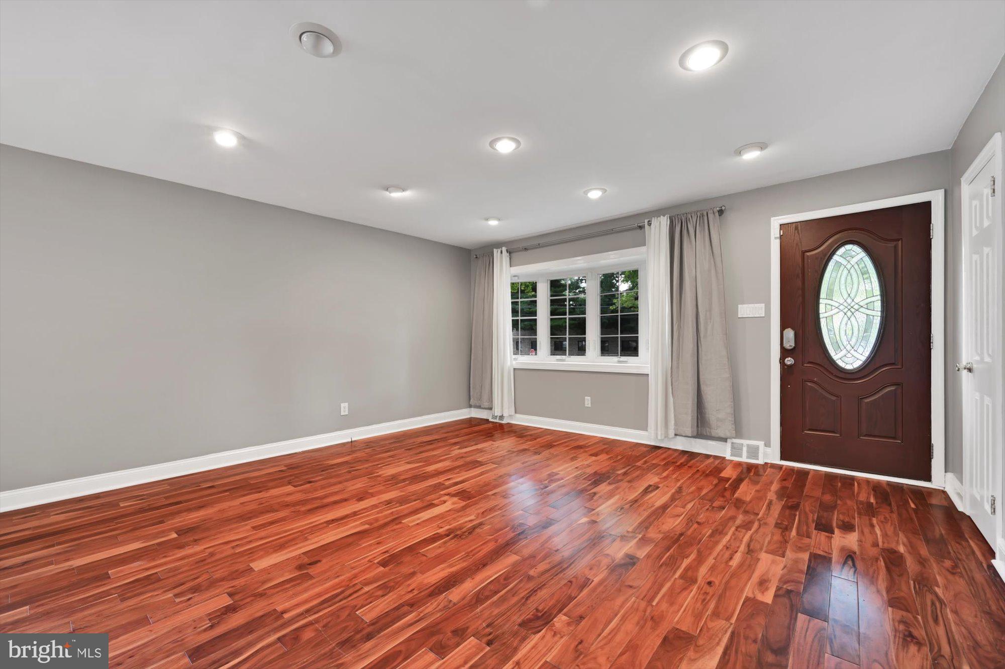 222 Moore Road Wallingford, PA 19086 - Photo 7 of 32