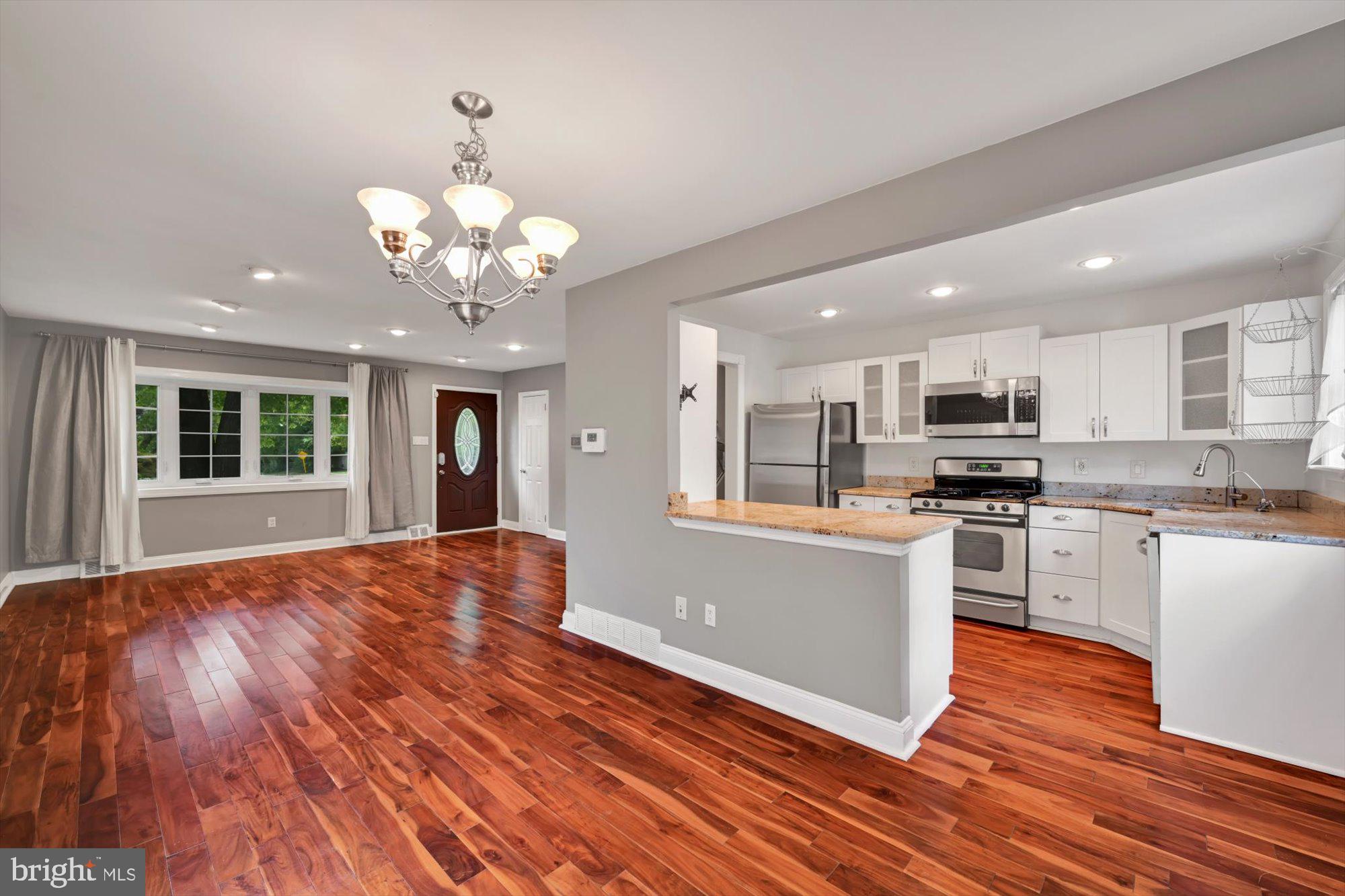 222 Moore Road Wallingford, PA 19086 - Photo 8 of 32