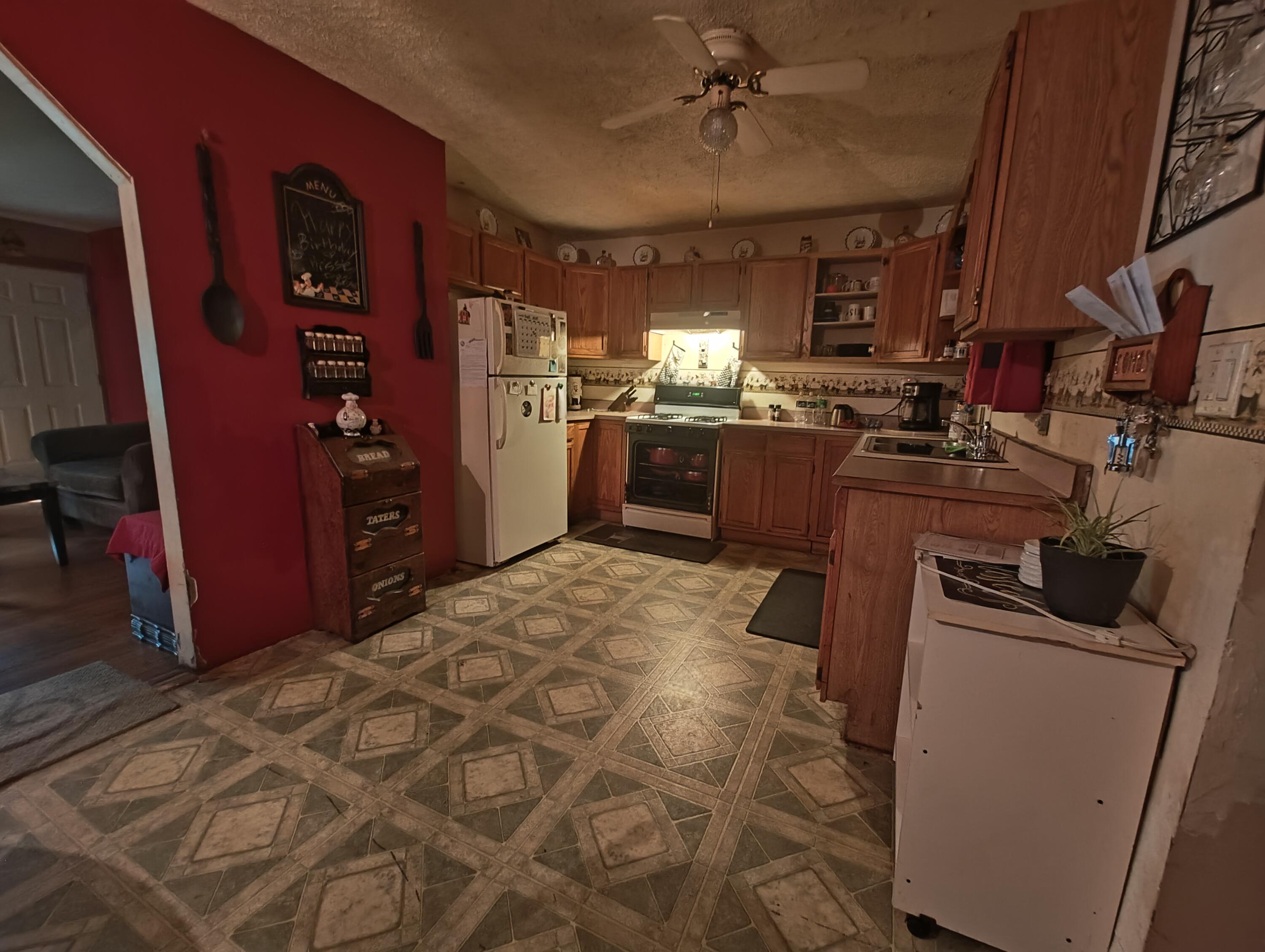 600 South Roosevelt Road Knox, IN 46534 - Photo 3 of 11 3000x2258