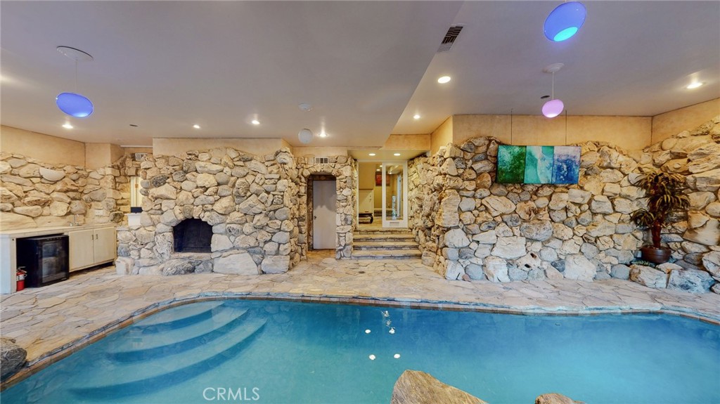 1248 Rocky Road Simi Valley, CA 93063 - Photo 24 of 55 A full indoor spa