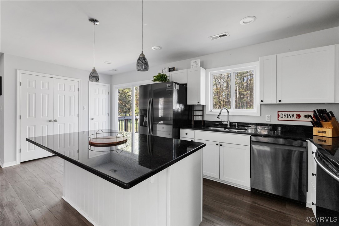 1744 Jeter Road Powhatan, VA 23139 - Photo 11 of 27 Kitchen with granite