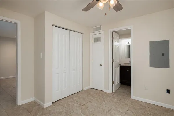 $950,000 | 525 North Osage Street, Independence, MO 64050