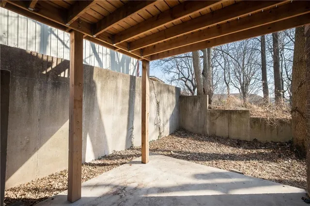 $950,000 | 525 North Osage Street, Independence, MO 64050