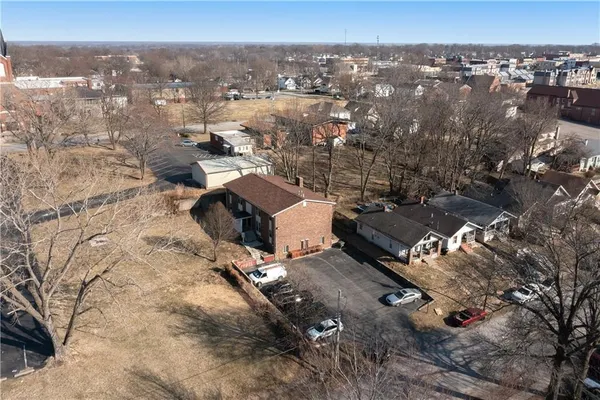 $950,000 | 525 North Osage Street, Independence, MO 64050