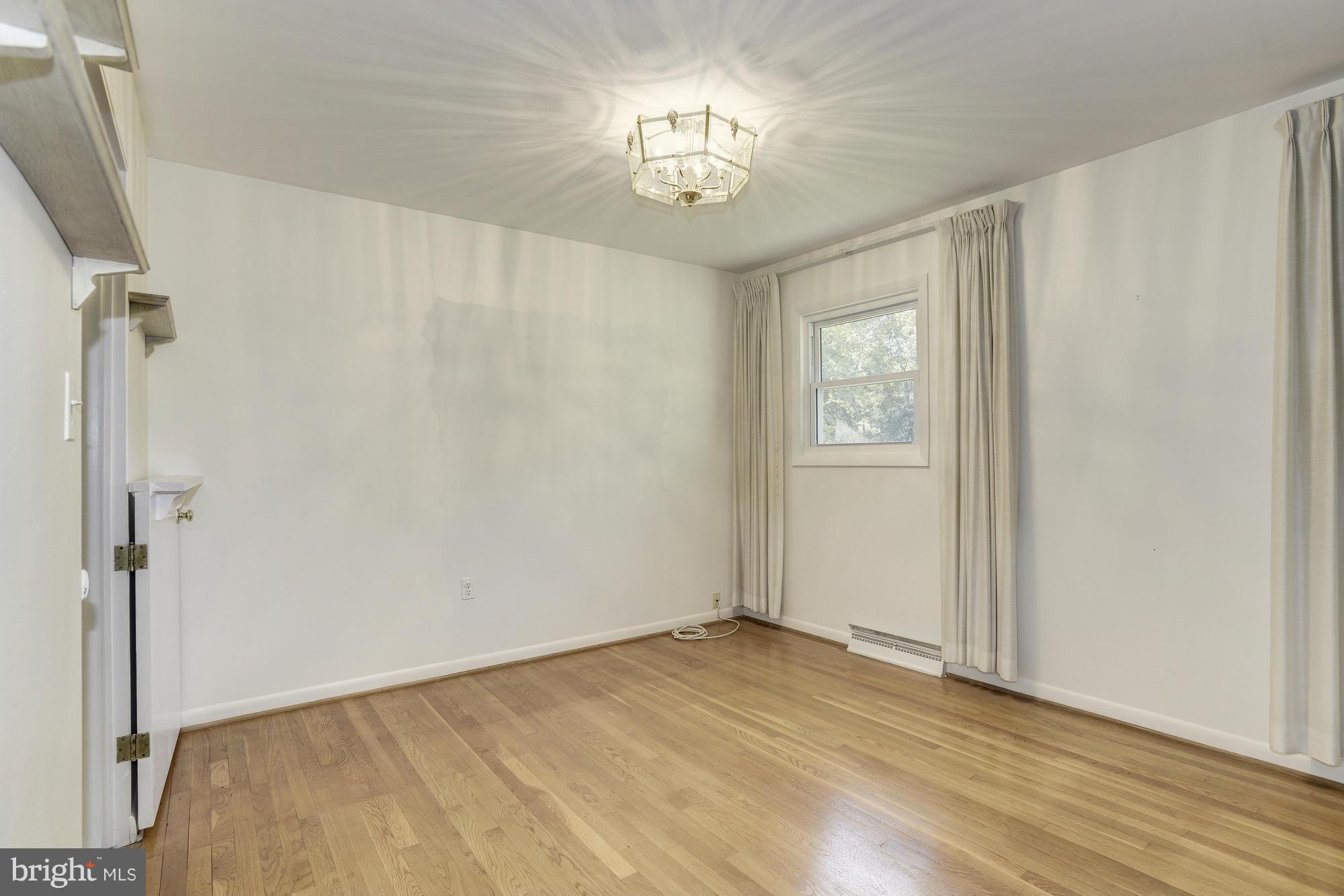 220 Beaumont Road Silver Spring, MD 20904 - Photo 3 of 10 Dining Room