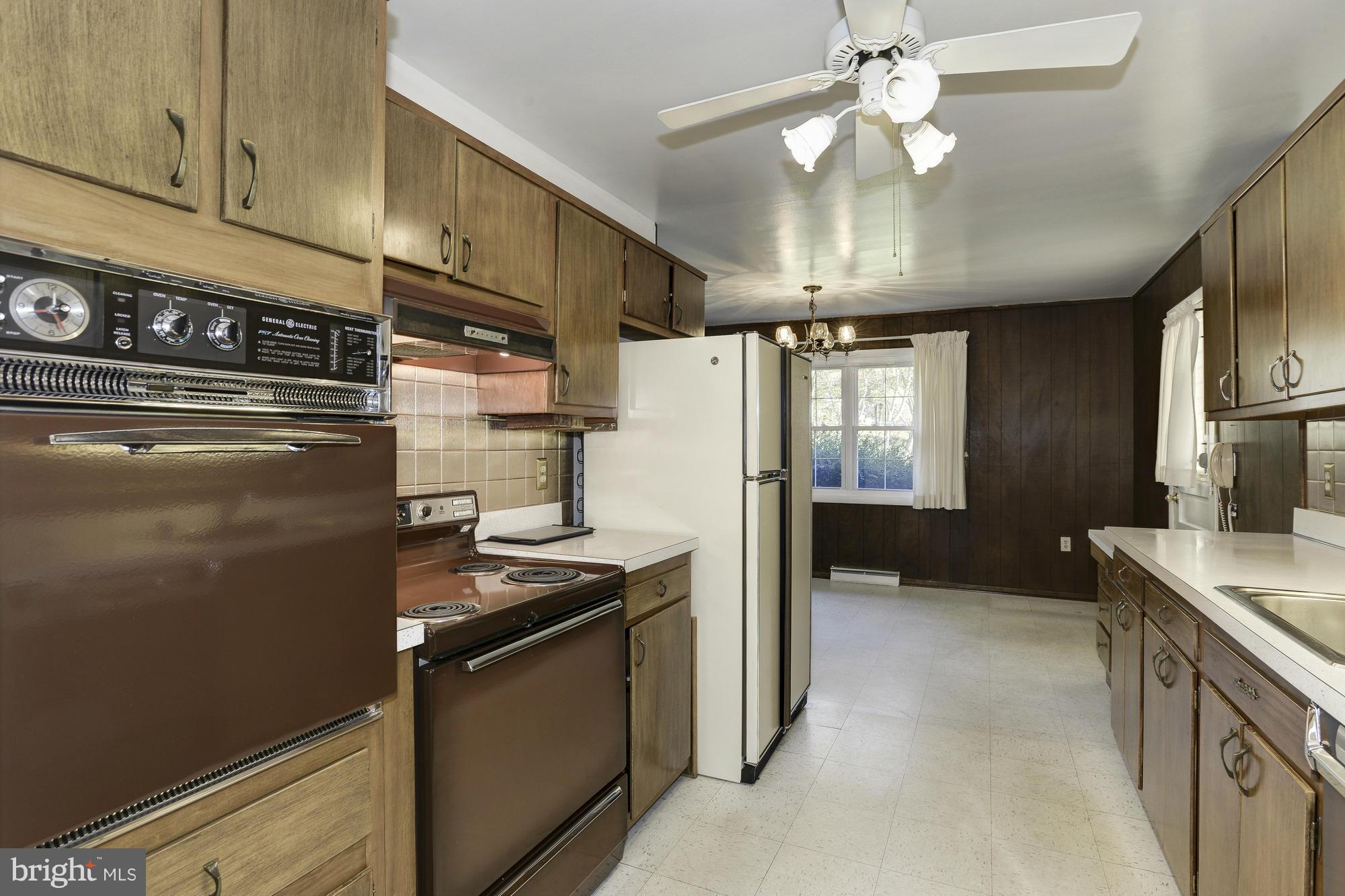 220 Beaumont Road Silver Spring, MD 20904 - Photo 4 of 10 Kitchen
