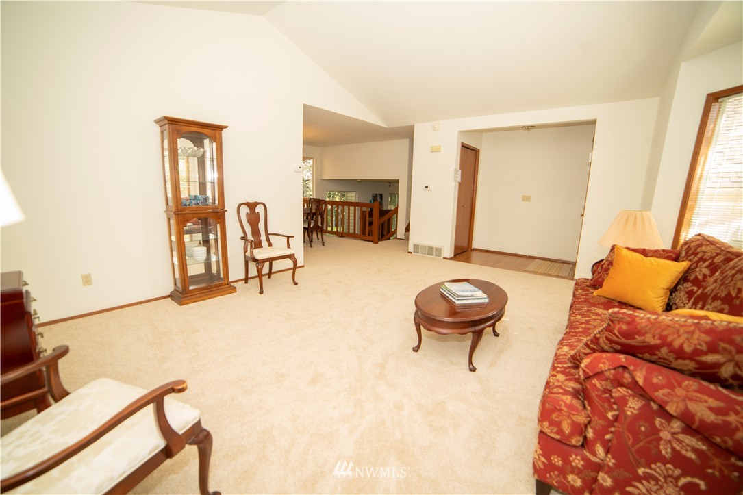 2521 241st Street Southeast Bothell, WA 98021 - Photo 6 of 25
