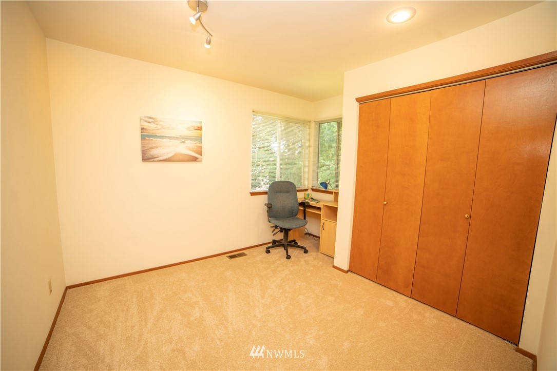 2521 241st Street Southeast Bothell, WA 98021 - Photo 8 of 25