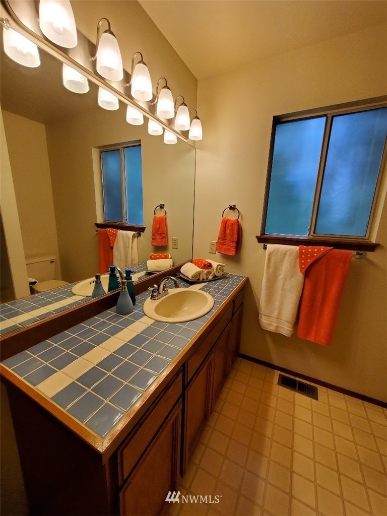 2521 241st Street Southeast Bothell, WA 98021 - Photo 10 of 25