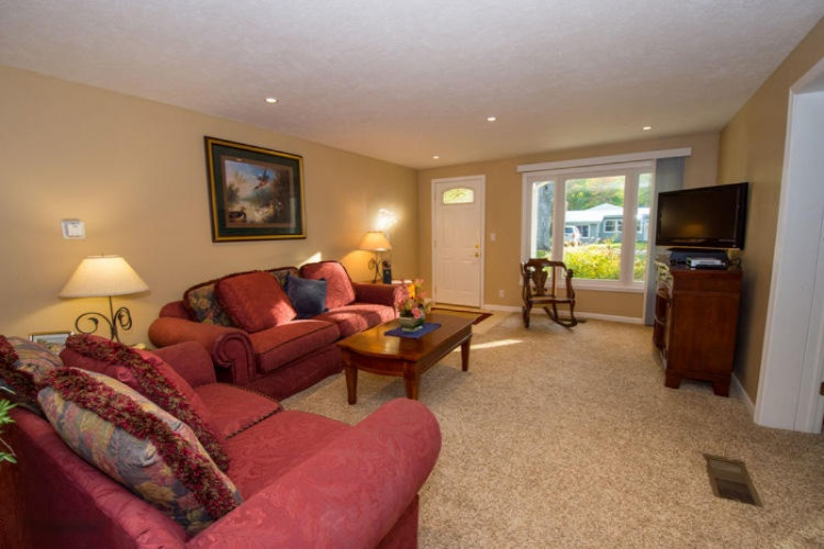 61200 Lenawee Road Cassopolis, MI 49031 - Photo 54 of 59 61200 Lenawee Cass Living room