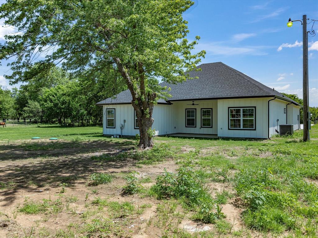 1569 Well Service Road Bowie, TX 76230 - Photo 32 of 40