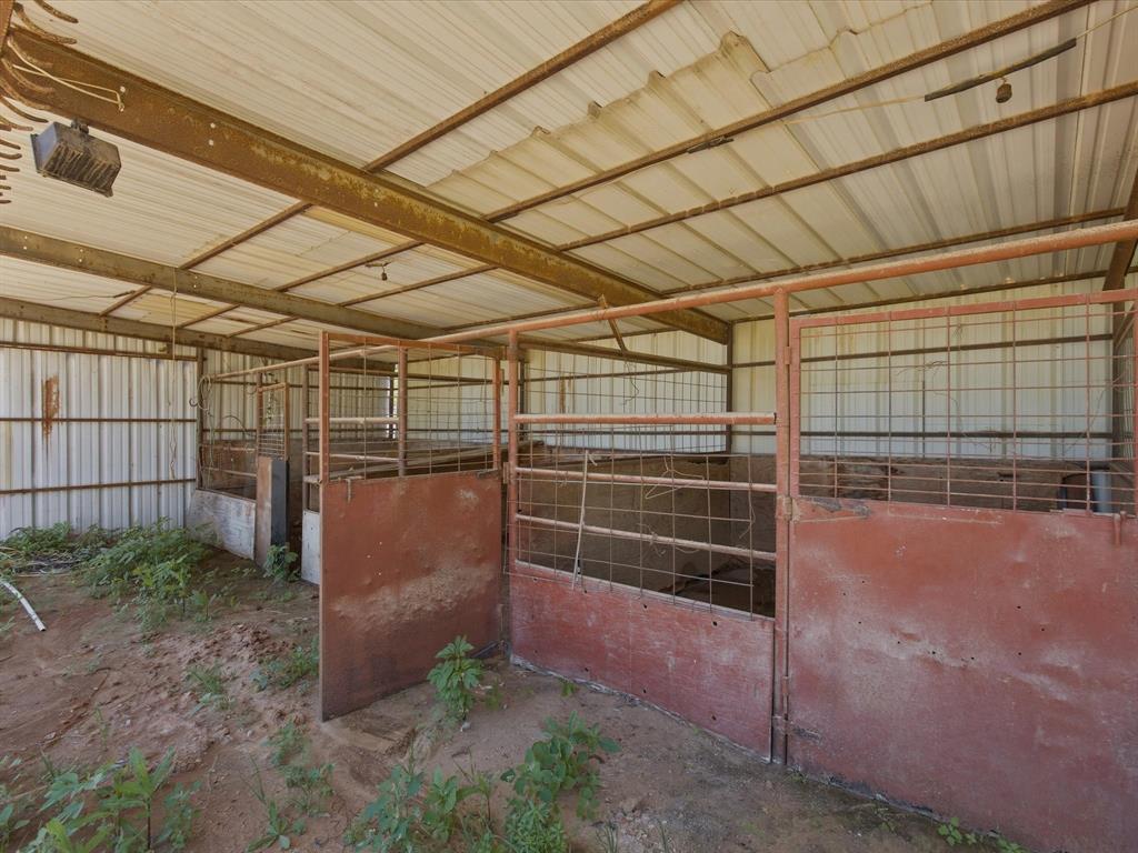 1569 Well Service Road Bowie, TX 76230 - Photo 35 of 40 Stalls