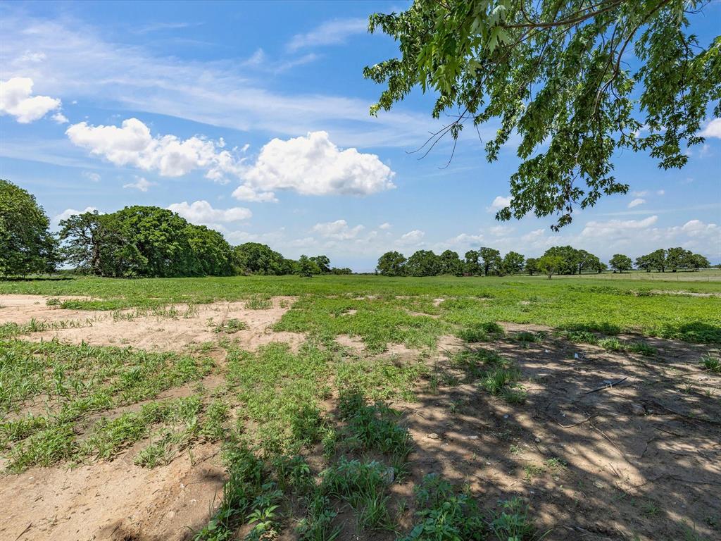 1569 Well Service Road Bowie, TX 76230 - Photo 36 of 40