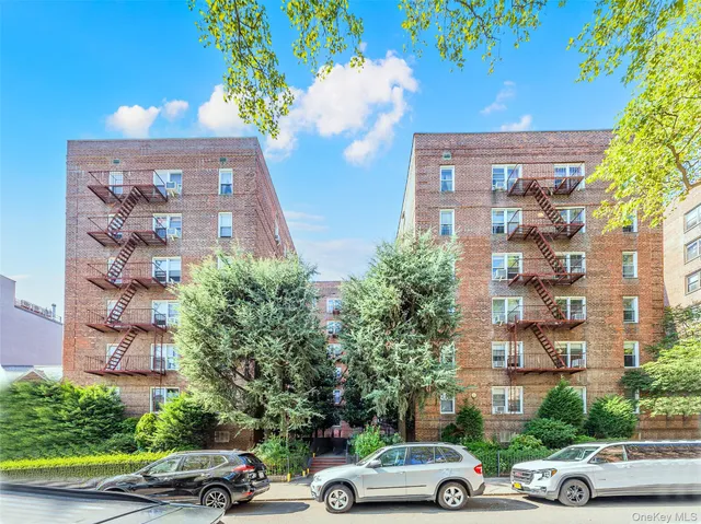 $259,000 | 134-39 Blossom Avenue, Unit 1H | Flushing