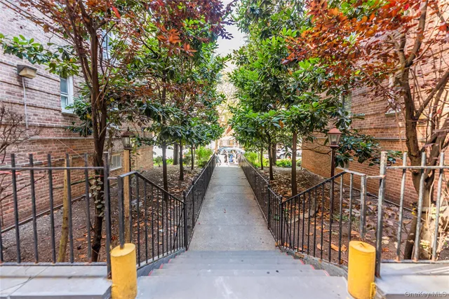 $259,000 | 134-39 Blossom Avenue, Unit 1H | Flushing