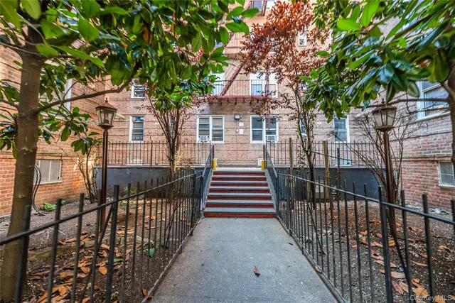 $259,000 | 134-39 Blossom Avenue, Unit 1H | Flushing