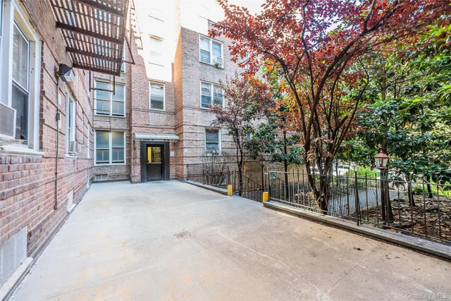$259,000 | 134-39 Blossom Avenue, Unit 1H | Flushing