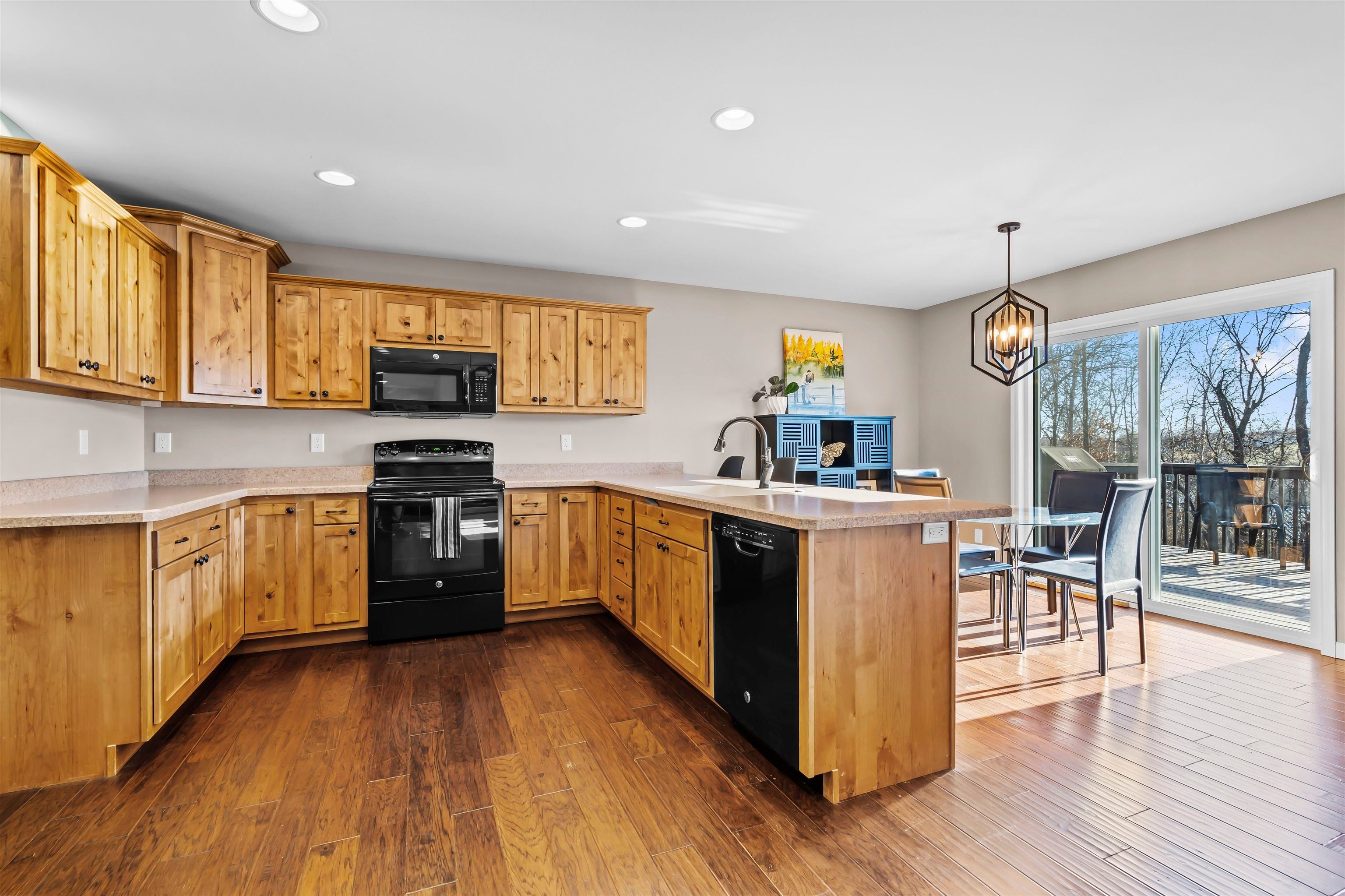 860 Marisa Ridge Dubuque, IA 52001 - Photo 6 of 30 Gallery Image 6