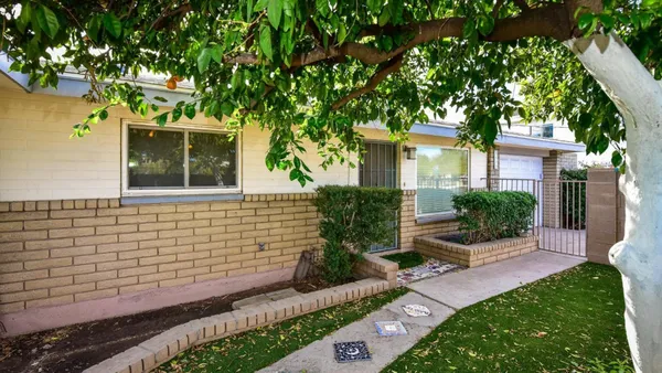 $1,495 | 439 East Brown Road, Mesa, AZ 85203