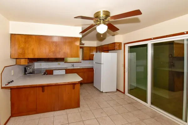 $1,495 | 439 East Brown Road, Mesa, AZ 85203